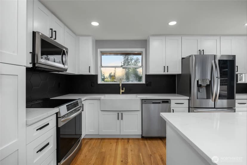 Property photo for 18230 88th Avenue W, Edmonds photo 11