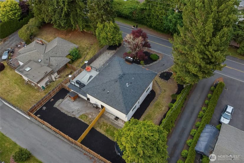 Property photo for 18230 88th Avenue W, Edmonds photo 34