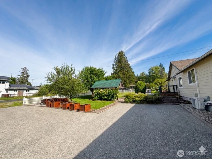 Property photo for 260 Lincoln Avenue E, Tenino photo 9