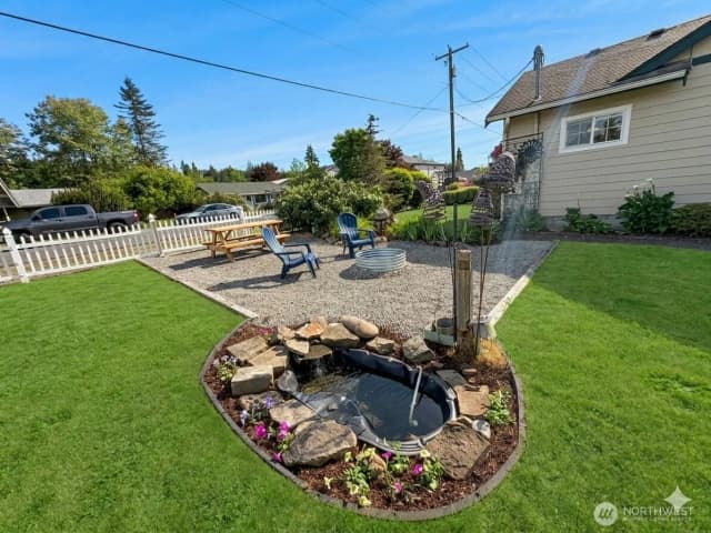 Property photo for 260 Lincoln Avenue E, Tenino photo 2