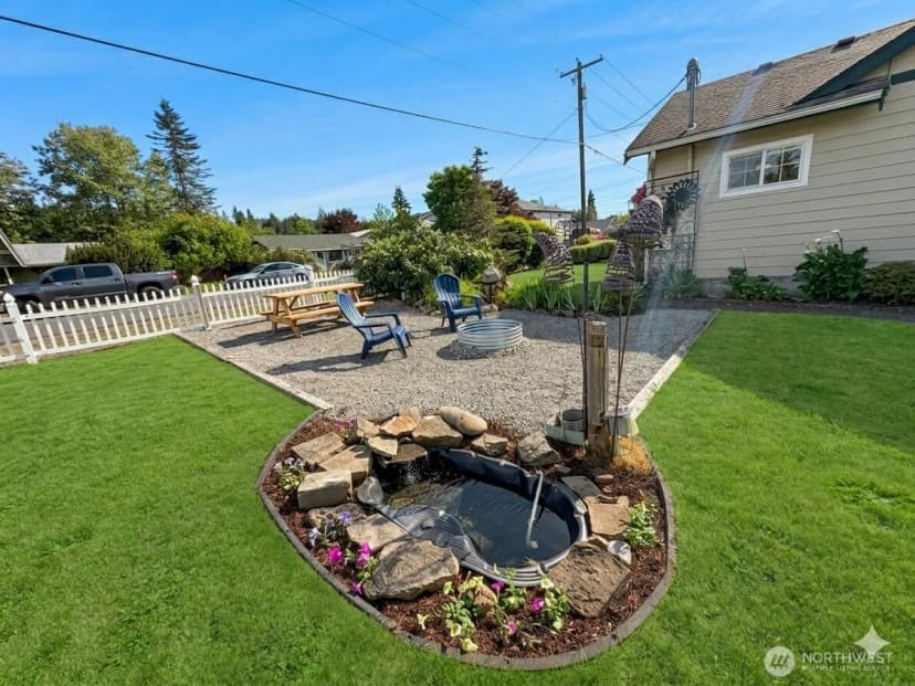 Property photo for 260 Lincoln Avenue E, Tenino photo 2
