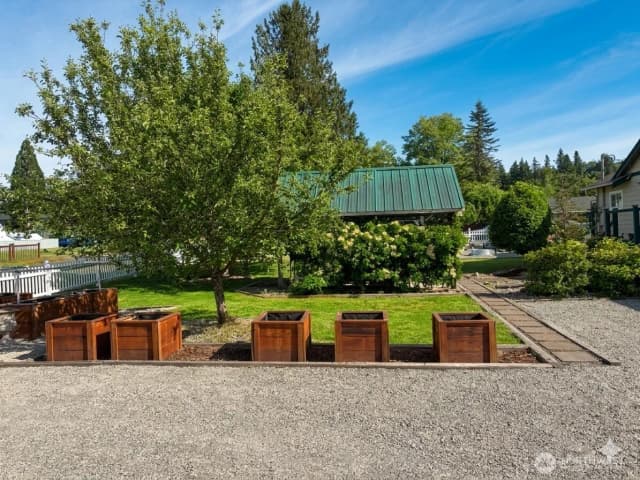 Property photo for 260 Lincoln Avenue E, Tenino photo 3