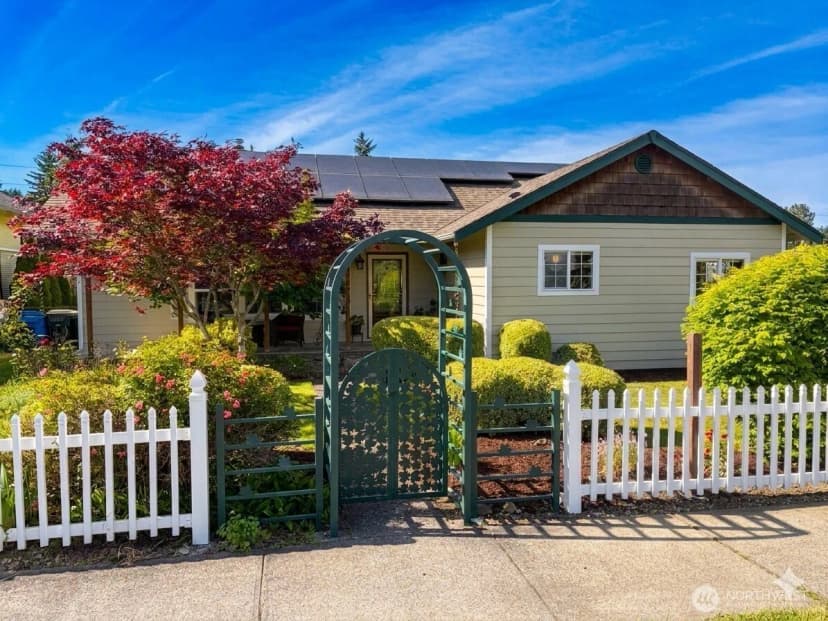 Property photo for 260 Lincoln Avenue E, Tenino photo 5