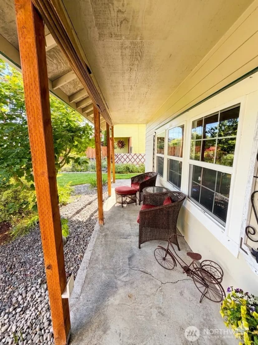 Property photo for 260 Lincoln Avenue E, Tenino photo 12