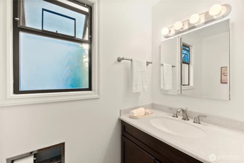 Property photo for 4015 Ne 70th Street, Seattle photo 22