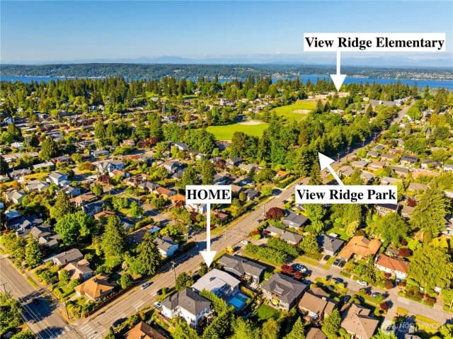 Property photo for 4015 Ne 70th Street, Seattle photo 2
