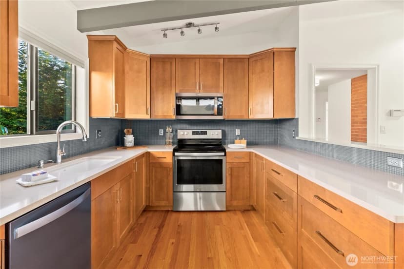 Property photo for 4015 Ne 70th Street, Seattle photo 13