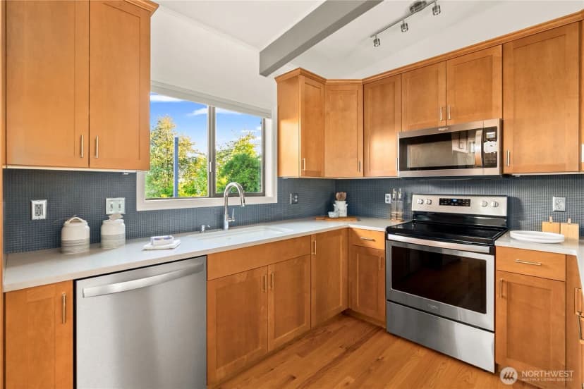 Property photo for 4015 Ne 70th Street, Seattle photo 14