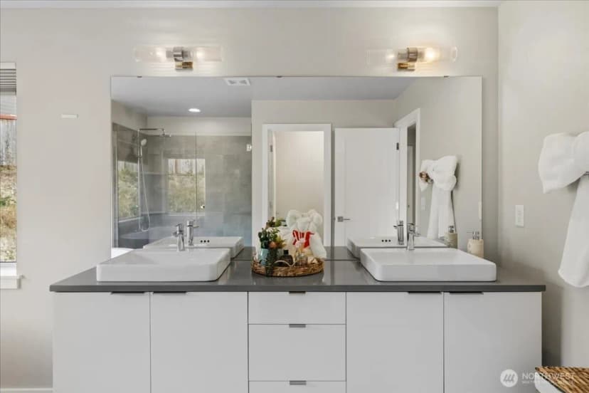 Property photo for 4846 Amherst Way Sw, Port Orchard photo 19