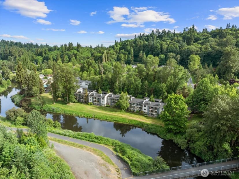 Property photo for 10822 E Riverside Drive #a303, Bothell photo 33
