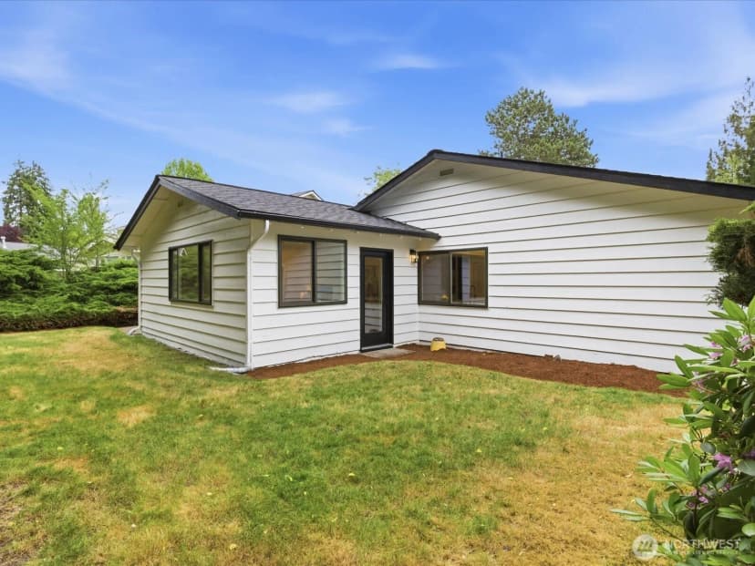 Property photo for 1003 111th Place Se, Bellevue photo 18