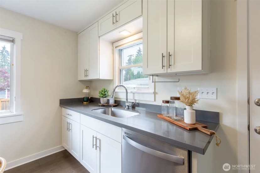Property photo for 1420 S 129th Street, Burien photo 11