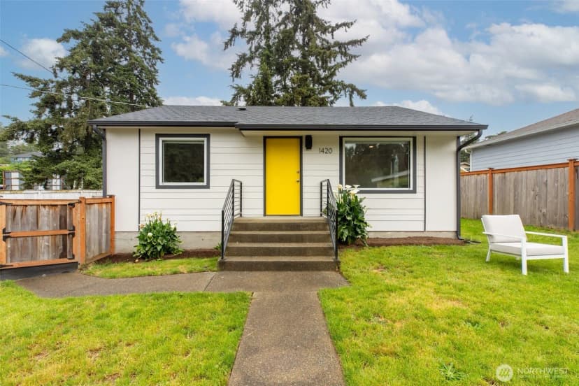 Property photo for 1420 S 129th Street, Burien