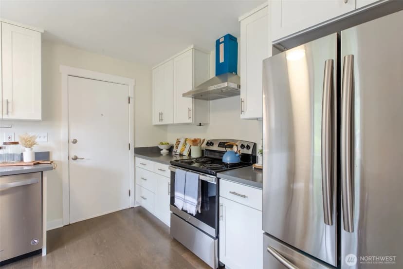 Property photo for 1420 S 129th Street, Burien photo 10