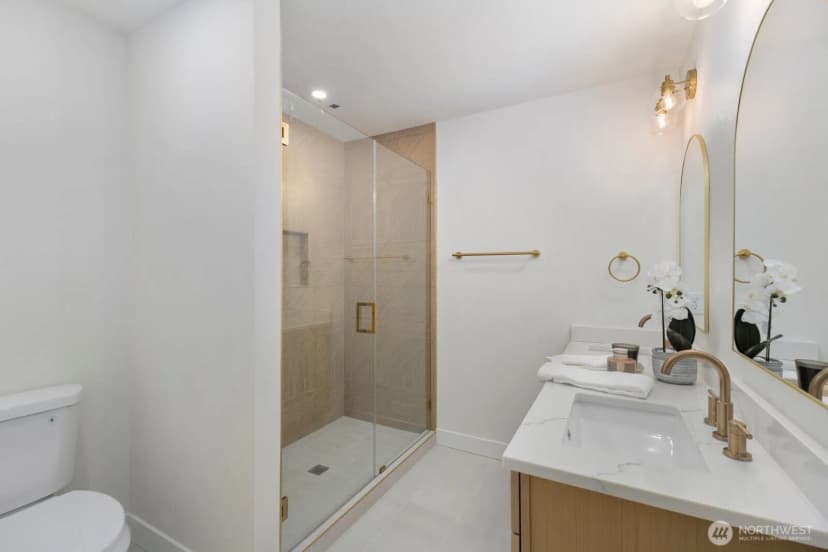 Property photo for 12042 5th Avenue Ne, Seattle photo 16