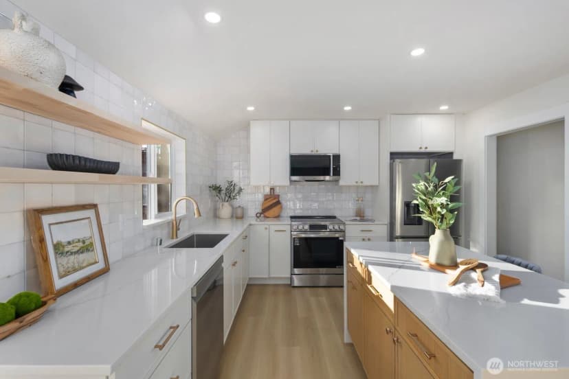 Property photo for 12042 5th Avenue Ne, Seattle photo 12