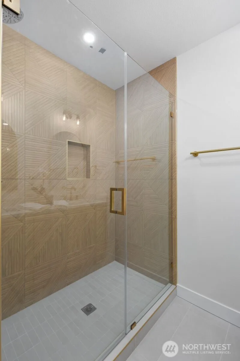 Property photo for 12042 5th Avenue Ne, Seattle photo 19