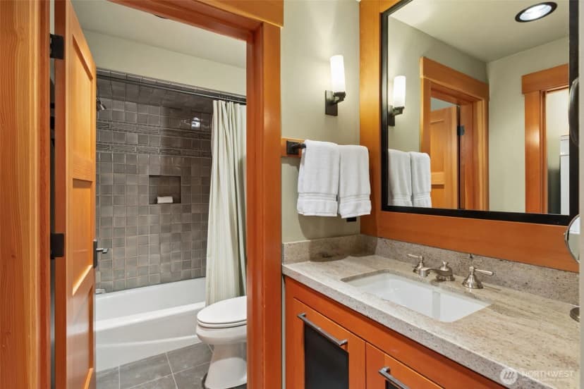 Property photo for 8641 Fernwood Street Ne, Olympia photo 24