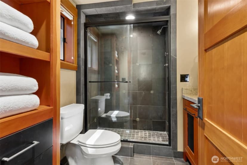 Property photo for 8641 Fernwood Street Ne, Olympia photo 16