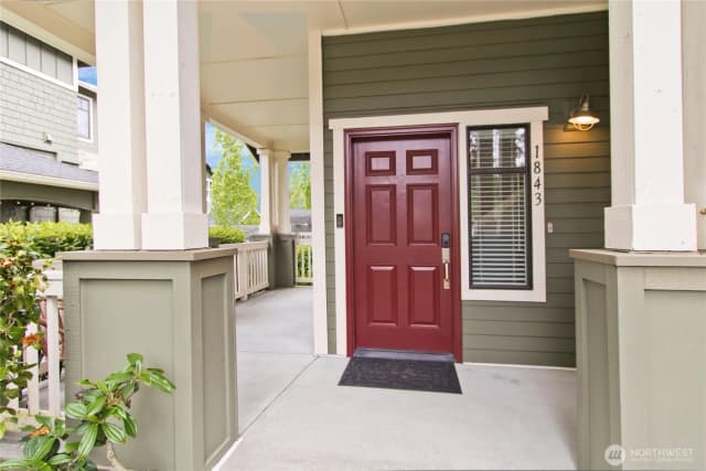 Property photo for 1843 Ne Kenyon Court, Issaquah photo 2