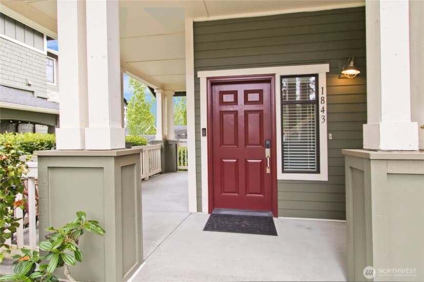 Property photo for 1843 Ne Kenyon Court, Issaquah photo 2