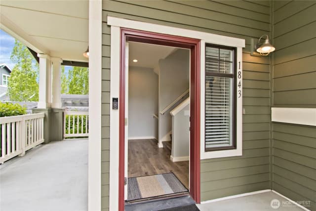 Property photo for 1843 Ne Kenyon Court, Issaquah photo 3