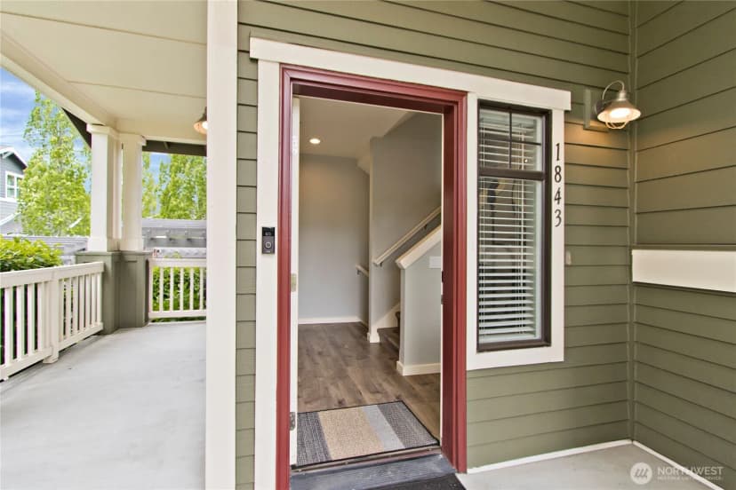 Property photo for 1843 Ne Kenyon Court, Issaquah photo 3