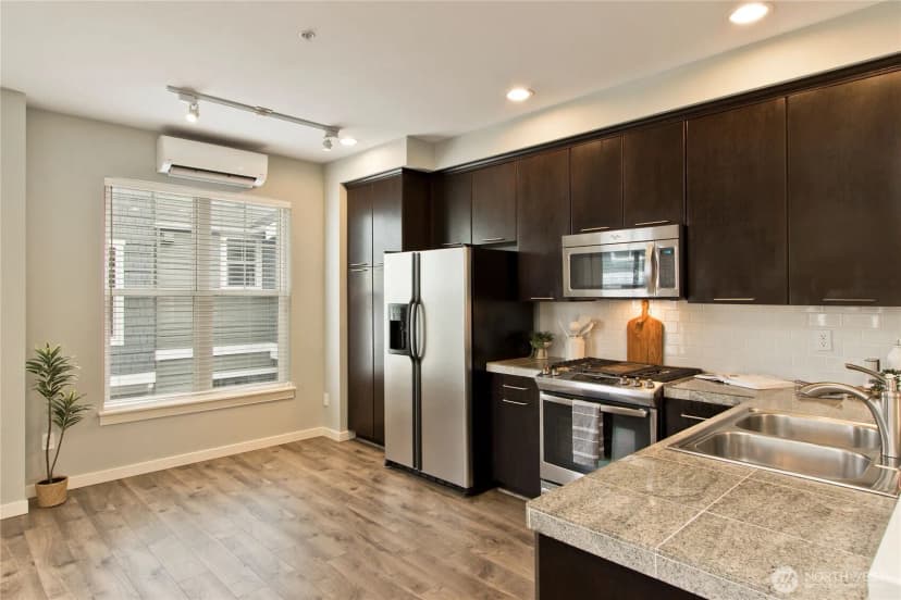 Property photo for 1843 Ne Kenyon Court, Issaquah photo 11