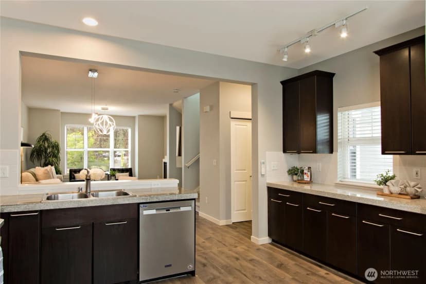 Property photo for 1843 Ne Kenyon Court, Issaquah photo 13