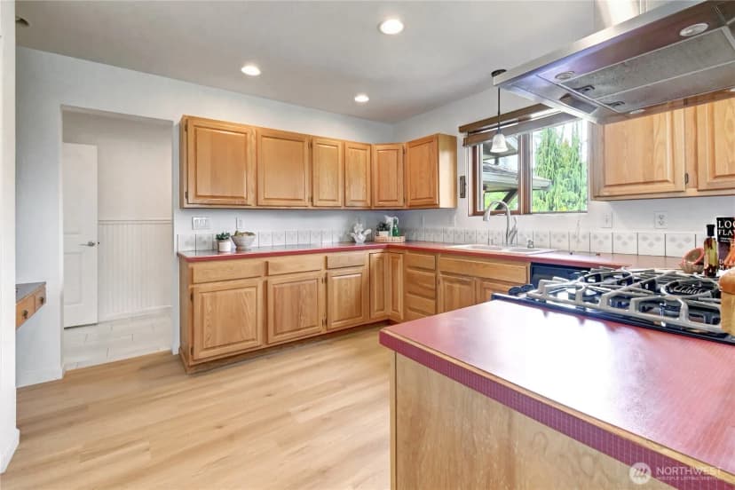 Property photo for 9315 36th Avenue Se, Everett photo 10