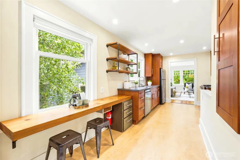 Property photo for 4755 39th Avenue S, Seattle photo 11