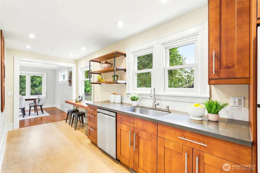 Property photo for 4755 39th Avenue S, Seattle photo 9