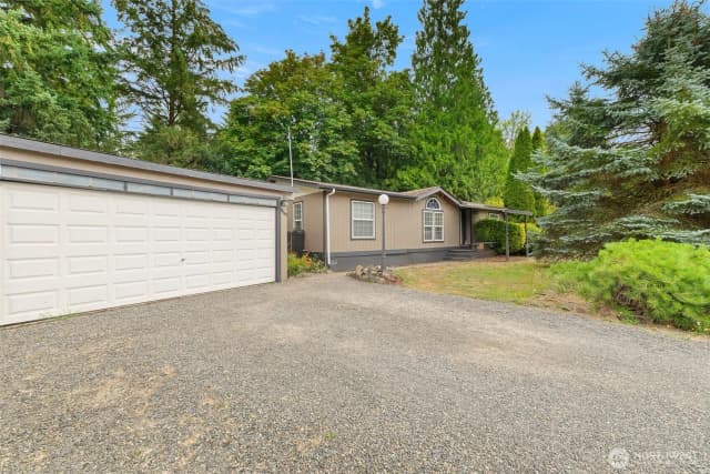Property photo for 11540 6th Avenue Se, Olympia photo 2