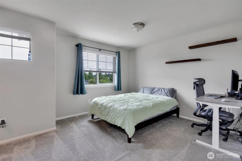 Property photo for 32670 Stuart Avenue Se, Black Diamond photo 19