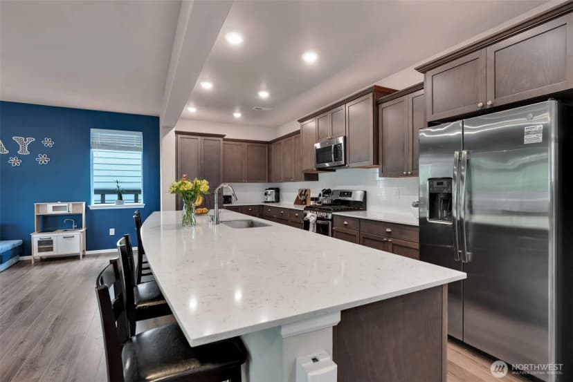 Property photo for 32670 Stuart Avenue Se, Black Diamond photo 10