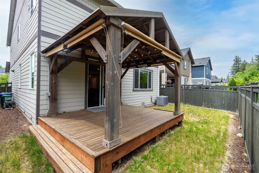 Property photo for 32670 Stuart Avenue Se, Black Diamond photo 35