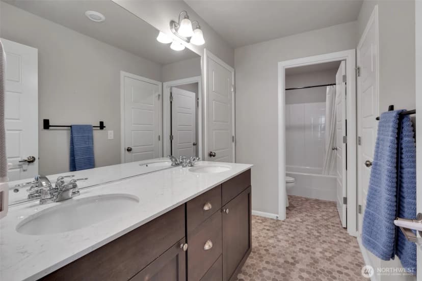 Property photo for 32670 Stuart Avenue Se, Black Diamond photo 23