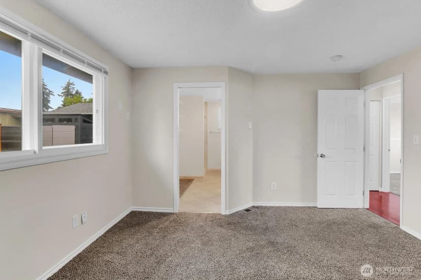 Property photo for 24415 14th Avenue S, Des Moines photo 10
