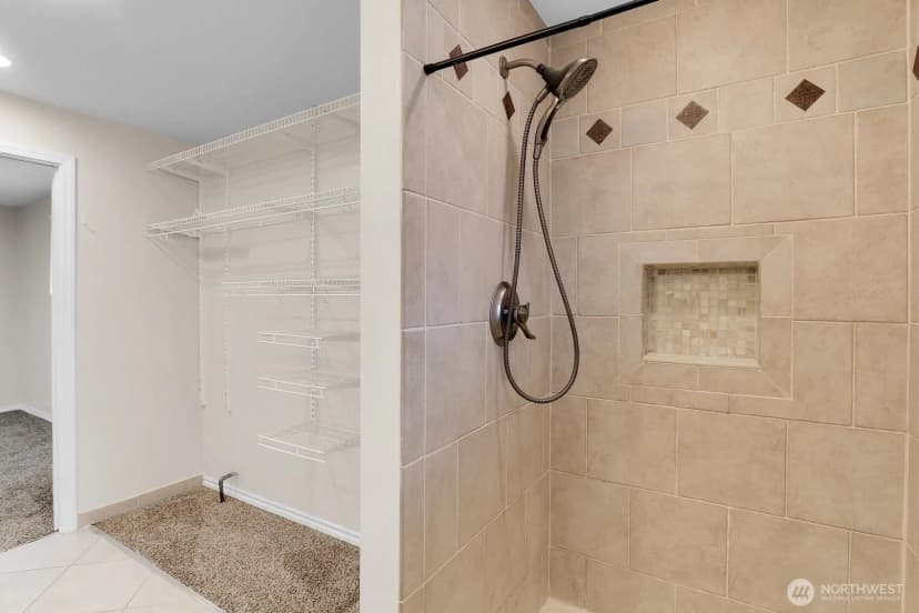 Property photo for 24415 14th Avenue S, Des Moines photo 12