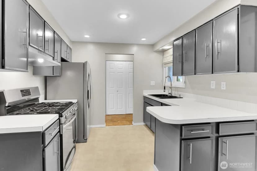 Property photo for 24415 14th Avenue S, Des Moines photo 19