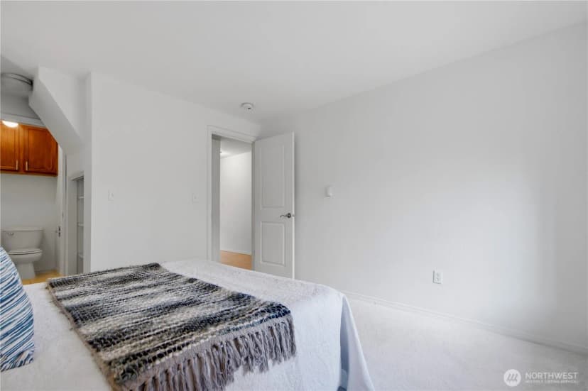 Property photo for 10013 Ne 123rd Street #f-c, Kirkland photo 12