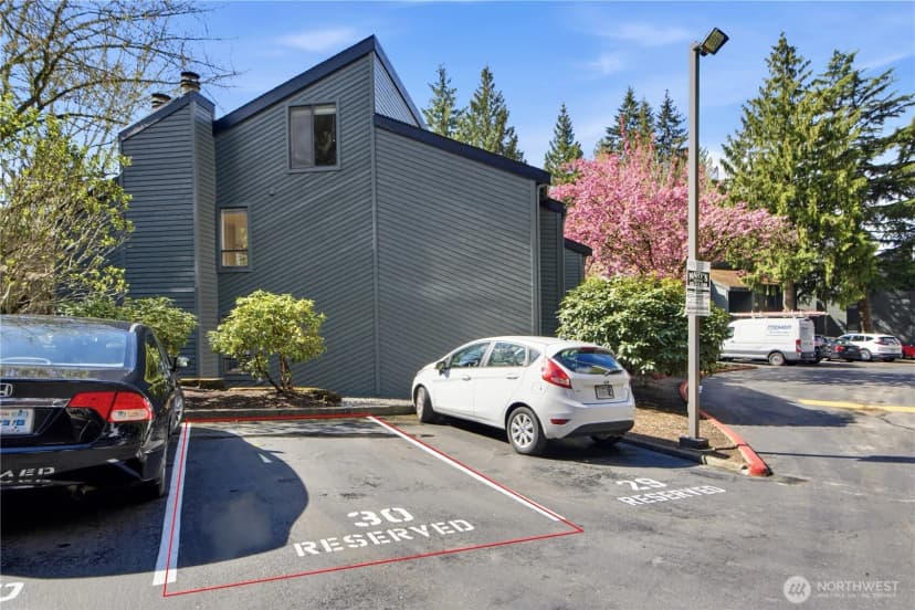 Property photo for 10013 Ne 123rd Street #f-c, Kirkland photo 19