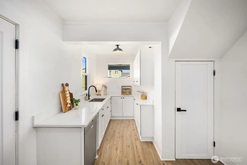 Property photo for 3443 21st Avenue W, Seattle photo 19