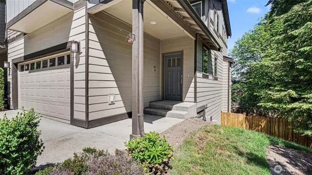 Property photo for 16533 2nd Park Se, Bothell photo 3