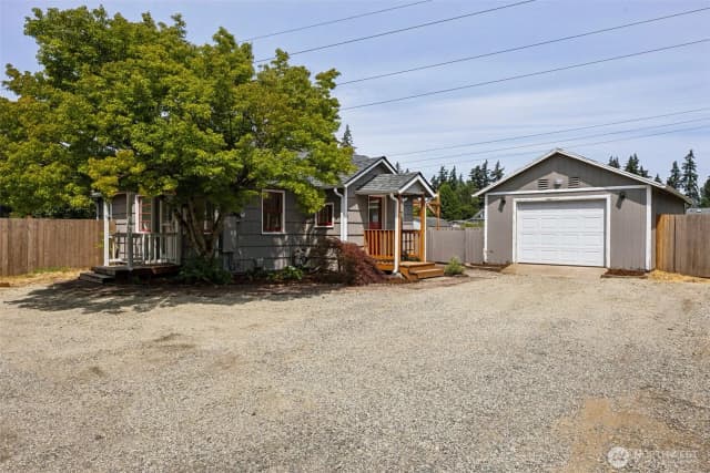 Property photo for 11101 122nd St E, Puyallup photo 2