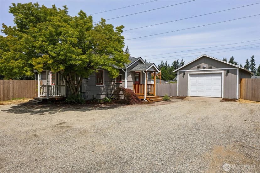 Property photo for 11101 122nd St E, Puyallup photo 2