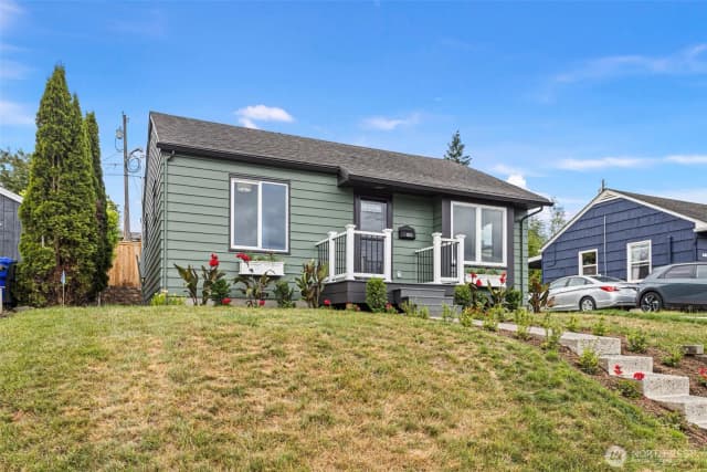 Property photo for 1624 Pine Street #1, Everett photo 2