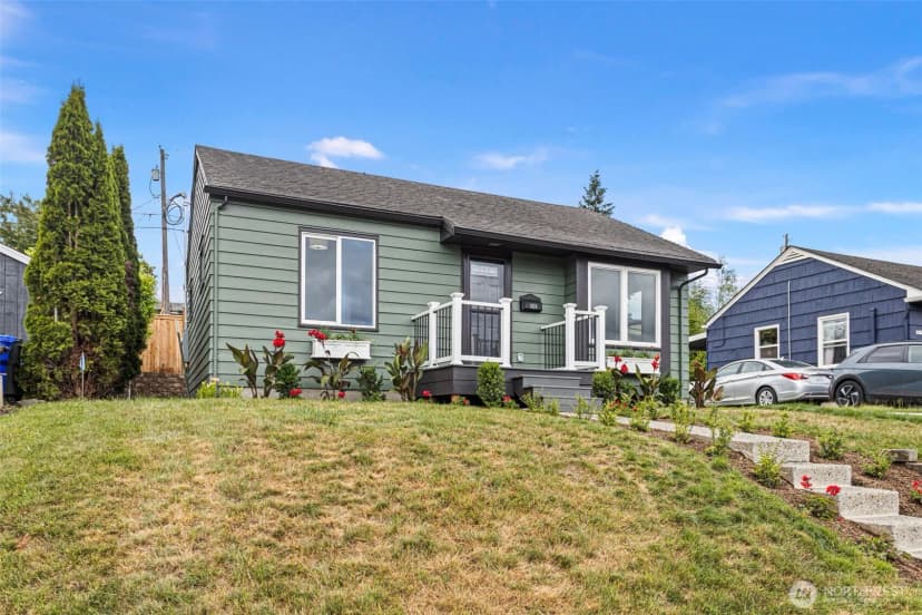 Property photo for 1624 Pine Street #1, Everett photo 2