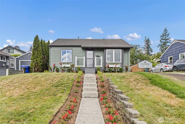 Property photo for 1624 Pine Street #1, Everett