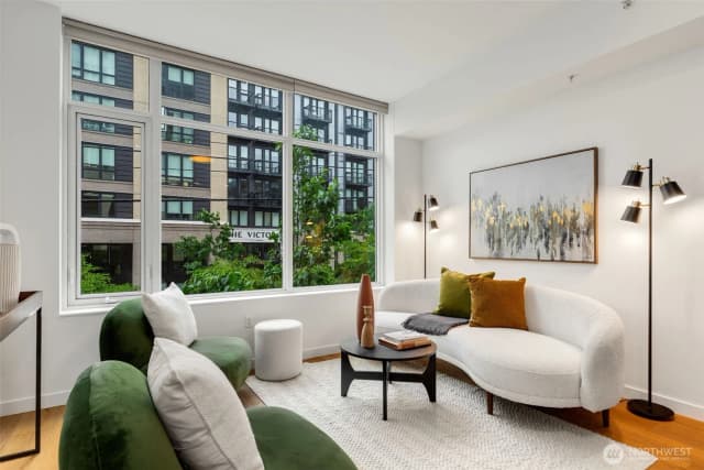 Property photo for 1321 Seneca Street #202, Seattle photo 4